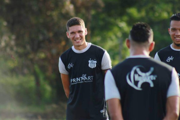 Rumores Honduras: Chirinos no descarta jugar en otro club del país y Motagua es novedad