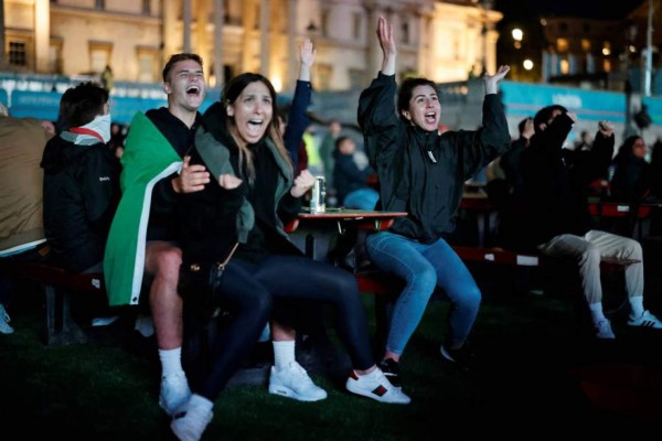Día de locura y éxtasis en la Eurocopa: Italia despacha a España en tanda de penales