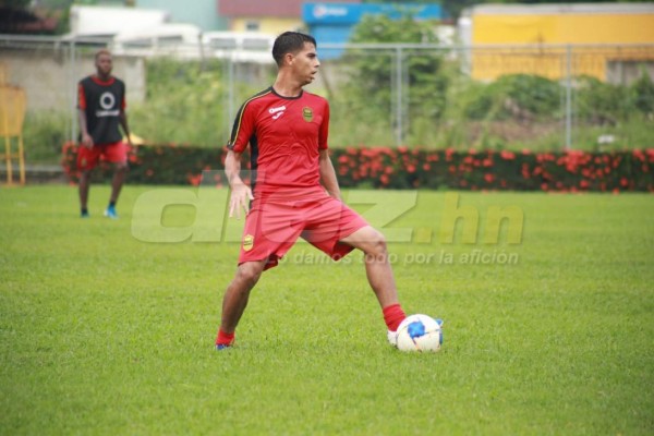 Pasillo al cumpleañero, consejos del técnico y nuevos integrantes en la pretemporada de Real España