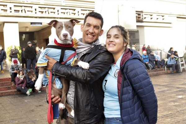 NO SE VIO EN TV: La tristeza de Salah, la bronca de Suárez y el dormido en el Uruguay-Egipto