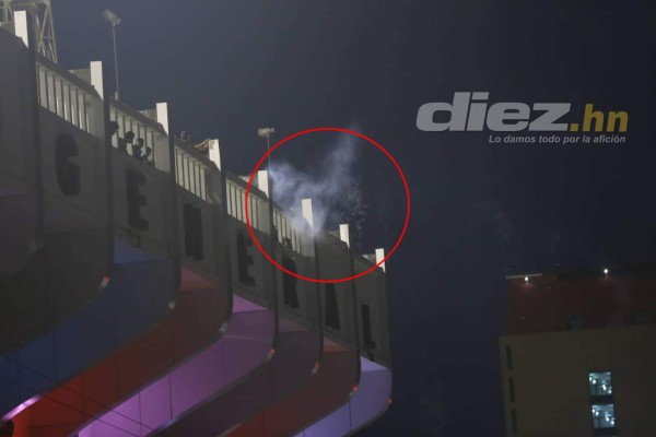 Minutos de terror en las afueras del Morazán: Lluvia de piedras y gases lacrimógenos