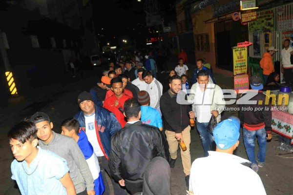 FOTOS: Chicas lindas, ambientazo en el Nacional y la novia de jugador hondureño