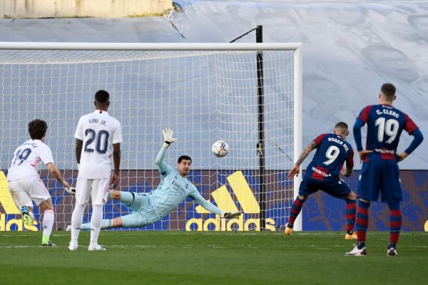 ¡Batacazo! Levante derrota al Real Madrid en el Di Stéfano y lo deja muy complicado en la liga española