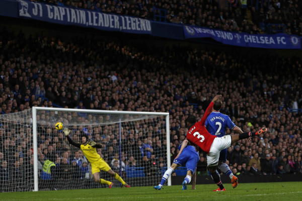 Chelsea vence 3-1 al Manc. United con triplete de Eto’o