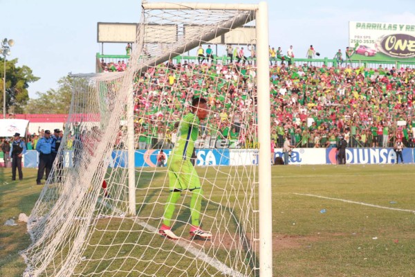 CURIOSAS: El cronómetro de Óscar Moncada y las indicaciones de Diego Vázquez desde afuera