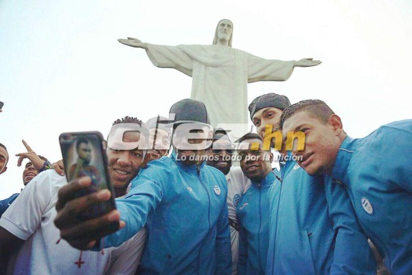 El álbum imperdible de Alberth Elis, el nuevo jugador del Monterrey de México