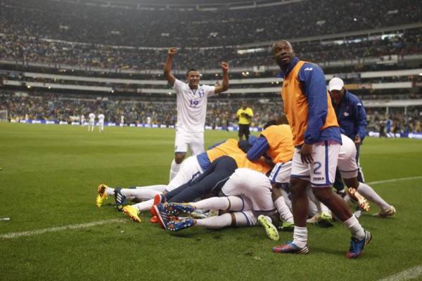 Las imágenes memorables de Honduras en el estadio Azteca