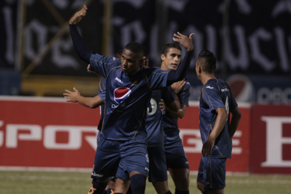 Motagua venció 3-2 al Real España y se clasificó a las semifinales