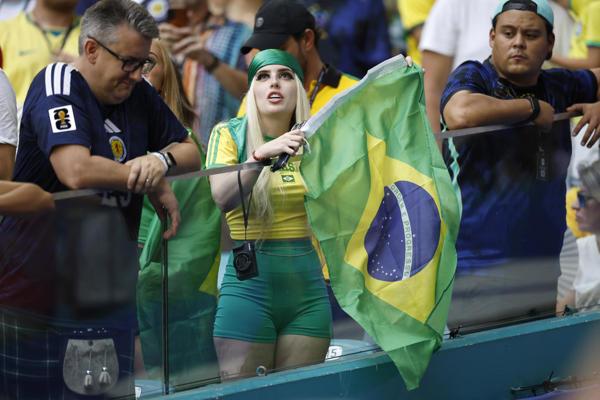 Gesto de Ronaldinho en el regreso de Neymar, show de Vinicius y las brasileñas