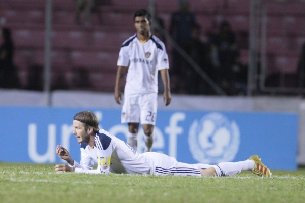 El día que David Beckham volvió 'locas” a las mujeres en el Nacional cuando vino a Honduras