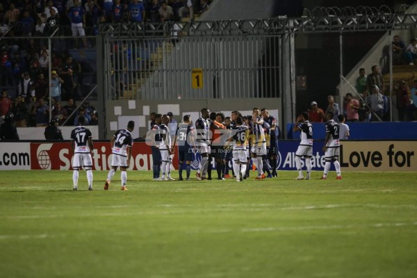 NO SE VIO EN TV: El eufórico festejo de Rubilio y el drama de Castellanos