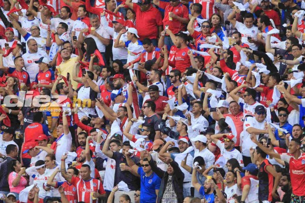Llenazo en el Nacional y las personalidades que se hicieron presente en el Olimpia-Marathón