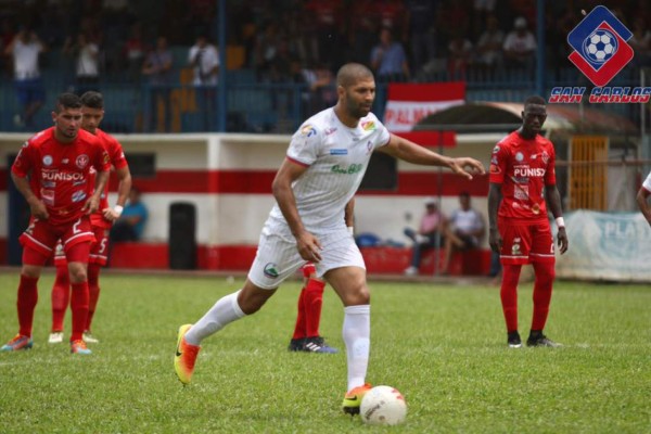 ¡'Ro-Ro' busca revalidar! Delanteros extranjeros buscan dejar a los ticos sin título de goleo