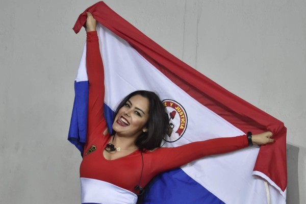¡HERMOSA! Larissa Riquelme se roba el show en el Argentina-Paraguay de la Copa América&nbsp;&nbsp;