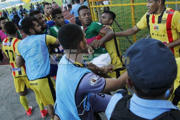 NO VISTE EN TV: Marathón-Real España terminó con zafarrancho y lágrimas