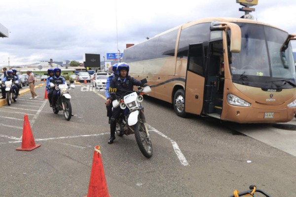 ¡Bien resguardado! Saprissa arriba a Tegucigalpa para disputar el título con Motagua