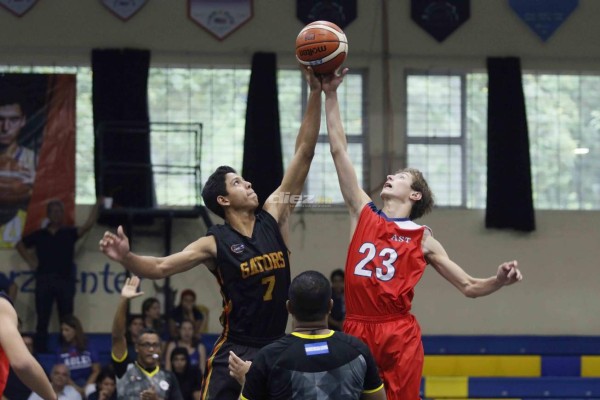 Las personalidades que apoyan a sus hijos en el torneo nacional de baloncesto en San Pedro Sula