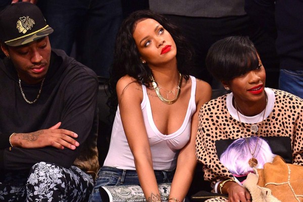 Rihanna, la sexy artista que sufre por los Cavaliers en la final de NBA