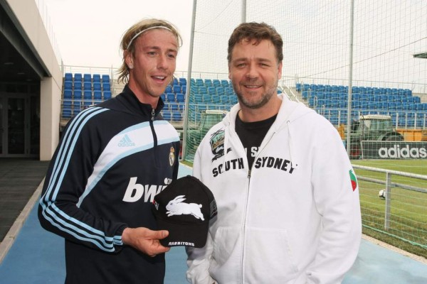 ¡Los famosos tienen su equipo para el clásico español Barcelona-Real Madrid!