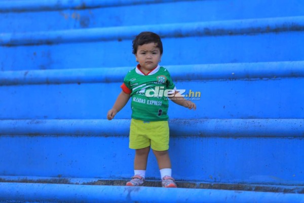 ¡Ambientazo! Afición de Olimpia invade el Estadio Olímpico para el clásico contra Marathón