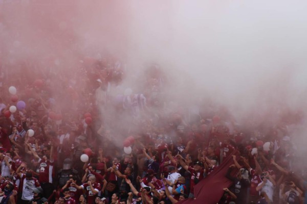 ¡Ambientazo! El estadio Ricardo Saprissa lució sus mejores galas para la final costarricense