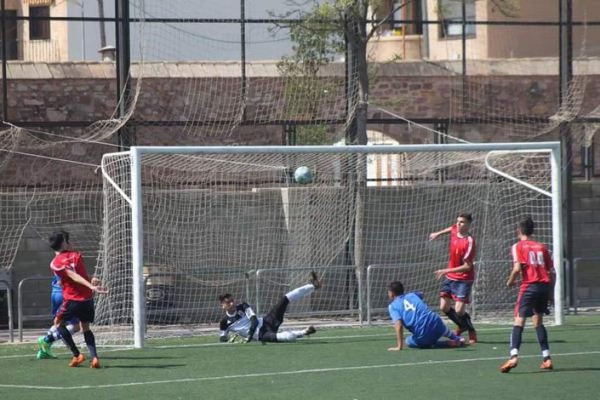 Así juega José Manuel, el niño al que comparan con Keylor Navas