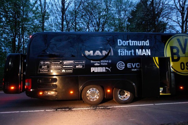 Así quedó el autobús del Borussia Dortmund tras la explosión