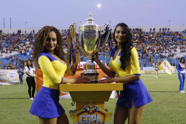 FOTOS: La belleza se robó el show en la semi entre Real España y Marathón