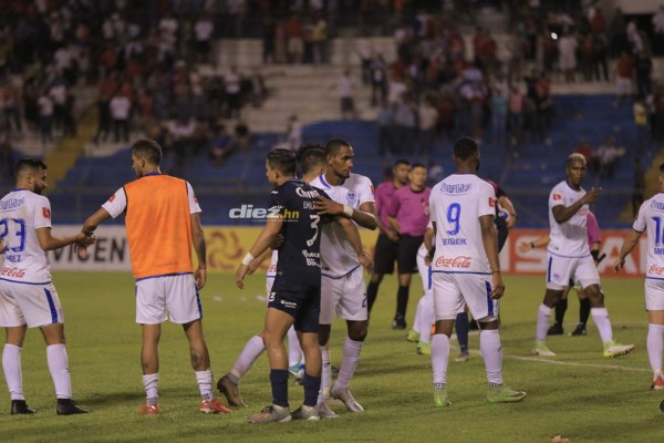 Chicas lindas, la tristeza del Motagua y Jerry Bengtson consolando a Emilio Izaguirre