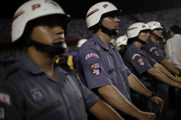 Sao Paulo, campeón de la Sudamericana en final accidentada por egreciones entre jugadores y policias.