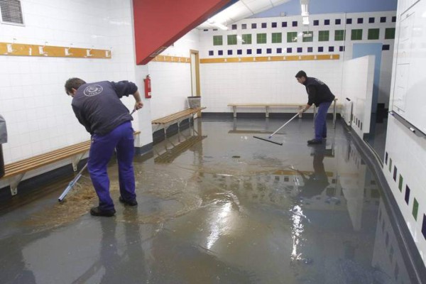 Fotos: Inundado estadio de primera división de España
