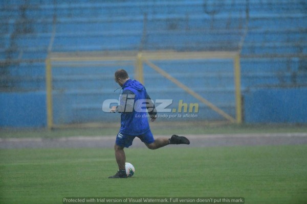 Fuerte lluvia, la esposa del legionario y el gimnasio; así entrenó la Selección