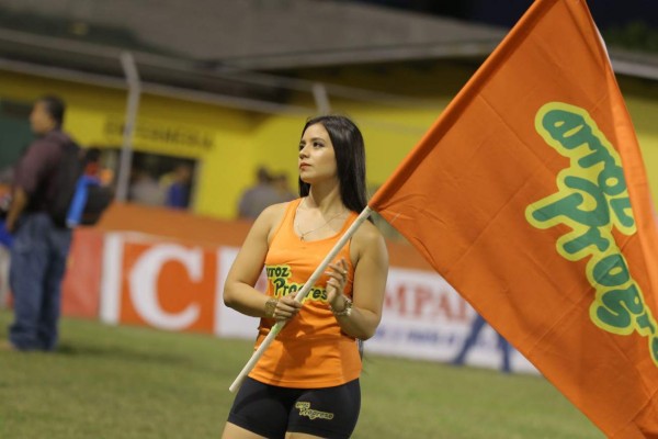 FOTOS: Las lindas chicas que eclipsaron en el juego Honduras-Real España