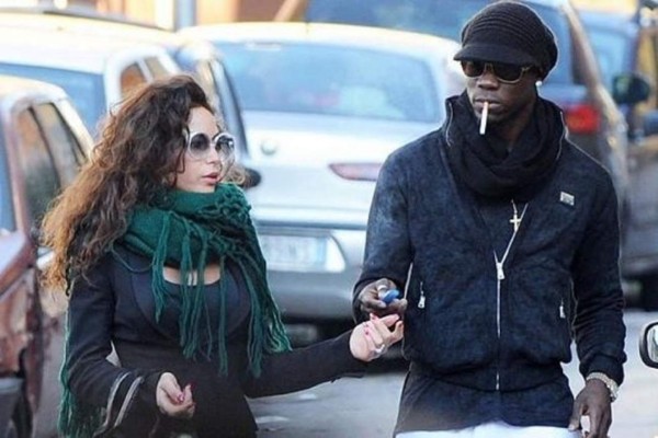 FOTOS: Los futbolistas que han sido sorprendidos fumando