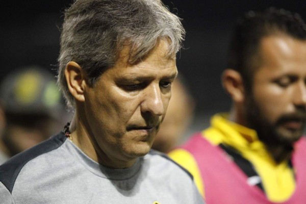 De fracaso en fracaso: 15 técnicos en Real España solo han dejado cuatro títulos en 14 años