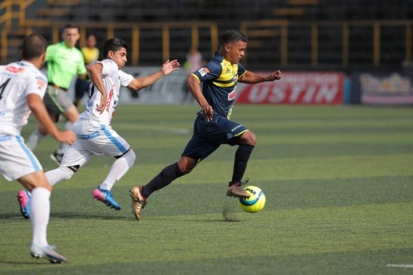 ¡'Ro-Ro' busca revalidar! Delanteros extranjeros buscan dejar a los ticos sin título de goleo