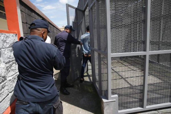 INFORME ESPECIAL: Así es la vida dentro de la nueva prisión de Honduras: El Pozo 3