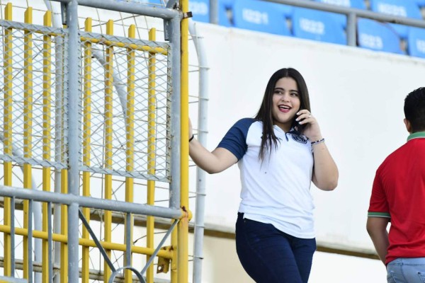 ¡BELLEZA! Las despampanantes chicas que engalanaron el estadio Olímpico