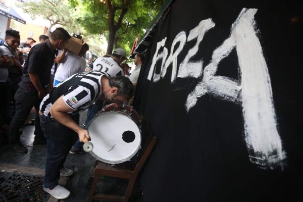 Costa Rica y Centroamérica explotan con el título de Champions de Keylor Navas