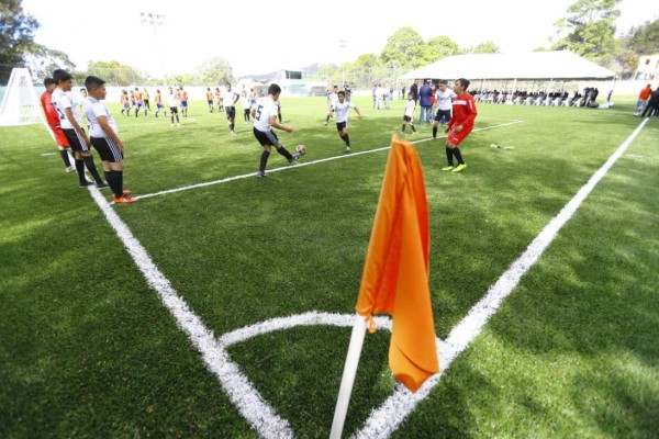Así es la espectacular cancha sintética que fue inaugurada en Santa Lucía
