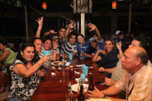 Así vivió la afición sampedrana el partido ante Panamá.