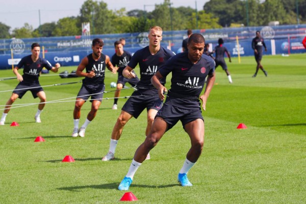 FOTOS: Caras largas e incertidumbre en el regreso de Neymar a los trabajos con el PSG