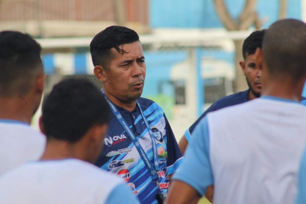 Elvin López pone la mirada en Vida tras relevo de 'Chato' Padilla: 'Es un buen momento para mí'