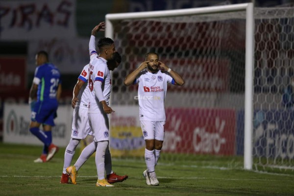 Lágrimas de dolor, abrazos, júbilo y debuts de jóvenes en el cierre de la Jornada 14 en Honduras