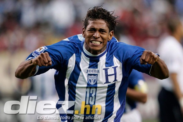 27 celebraciones inolvidables de Carlo Costly en su carrera