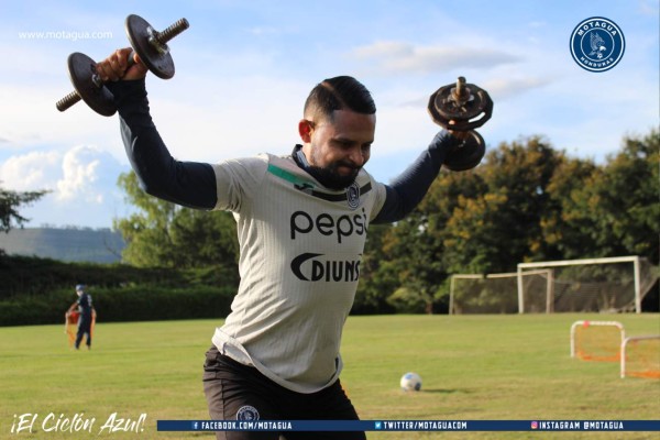 FOTOS: La intensidad con la que se preparan los equipos grandes para enfrentar los clásicos