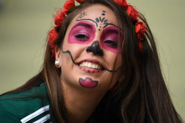 ¡Solo bellezas! Alemanas y mexicanas se roban las miradas en el Luzhniki Stadium