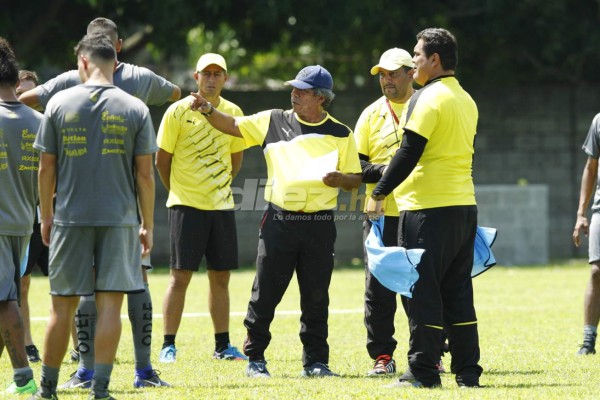 Real España: 19 procesos, 15 técnicos y apenas tres títulos en 10 años