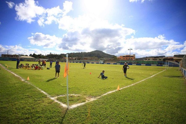 Así son las canchas donde se juega el Ascenso en el norte de Honduras
