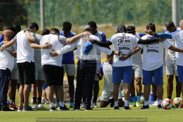 Imperdible: Las íntimas preguntas que Bolillo Gómez le hizo a cada futbolista en su primer entrenamiento con Honduras
